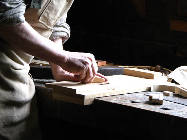 Ofrecemos un servicio de <strong>carpintería  de madera y ebanistería en Arnedillo</strong> adaptado a las necesidades del <strong>cliente</strong>.